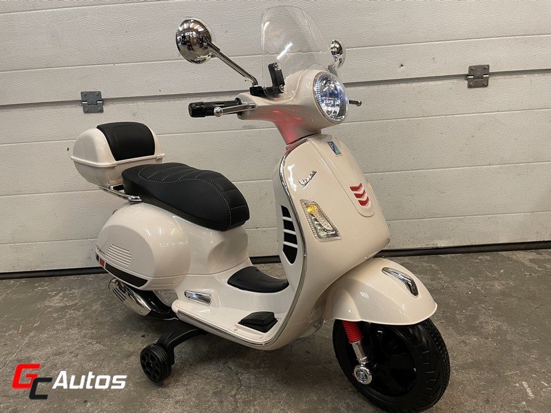 Scooter électrique Vespa + top case  (2/5 ans) - blanc