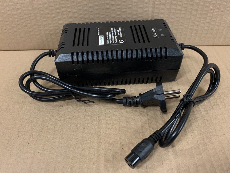 Chargeur 36V