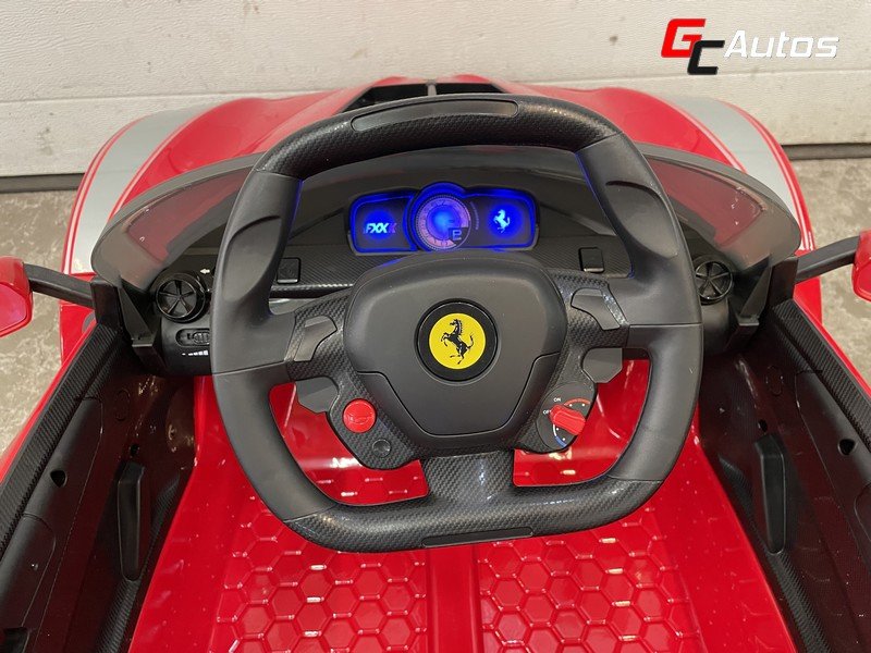 Voiture électrique Ferrari FXX  - rouge